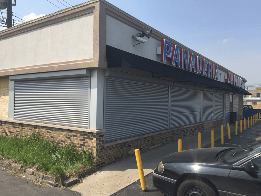 Hurricane rolling shutters